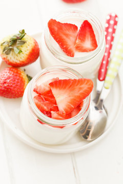 yogurt with strawberry