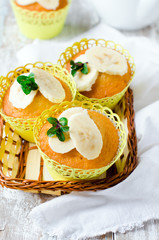 Muffins with a banana
