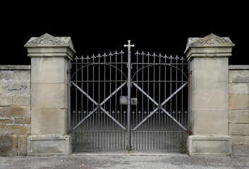 wrought-iron gate © PRILL Mediendesign
