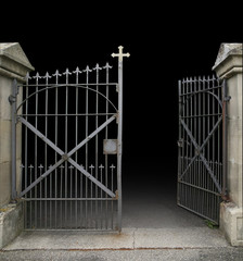 wrought-iron gate © PRILL Mediendesign