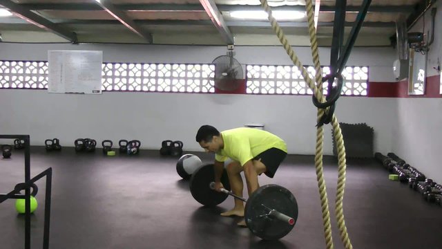 squat snatch crossfit exercise