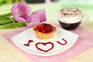 Sweet cake with strawberry and sauce