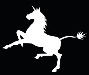 unicorno bianco su sfondo nero