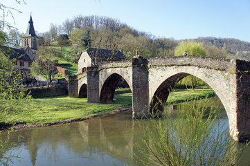 Vieux pont de Belcastel en Aveyron
