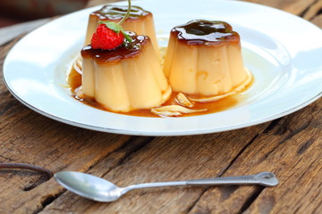 Caramel custard - pudding