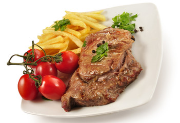 Filete de ternera con patatas.