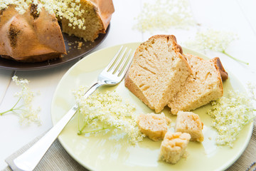 Donut Cake with elderflowers