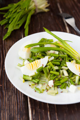 salad with wild garlic and boiled egg