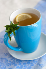 Green tea with lemon and mint