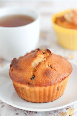 Yogurt muffin with raisins