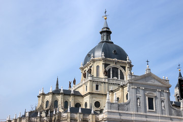 Fototapeta na wymiar Almudena cathedral