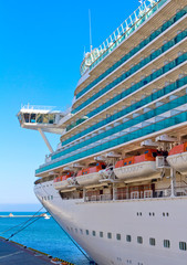 cruise ship mooring
