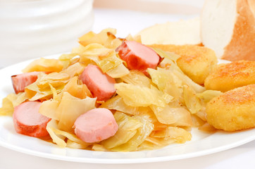 Stewed cabbage with nuggets