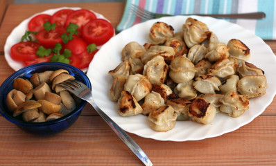 russian dumplings pelmeni