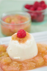 Panna Cotta mit Rhabarber Kompott