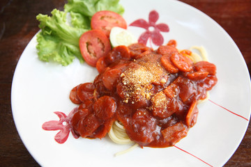 Spaghetti with tomato sauce