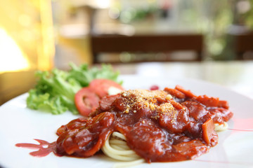 Spaghetti with tomato sauce