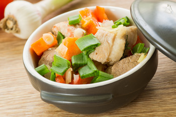 braised pork with vegetables