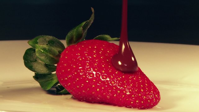 Fres&oacute;n ba&ntilde;ado en chocolate negro