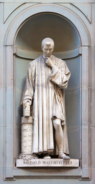 stone statue of Nicolò Macchiavelli