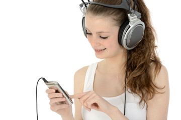 Schülerin mit MP3-Player