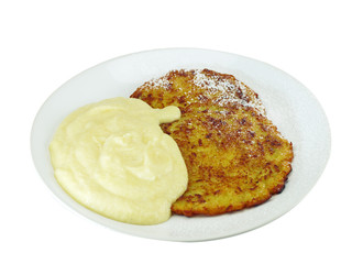 kartoffelpuffer mit apfelschnee