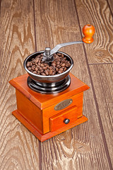 Coffee grinder with coffee grains