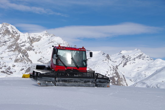 Schneeraupe Bilder Durchsuchen 4,405 Archivfotos, und