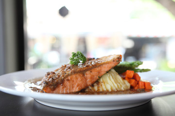 Smoked salmon with vegetables