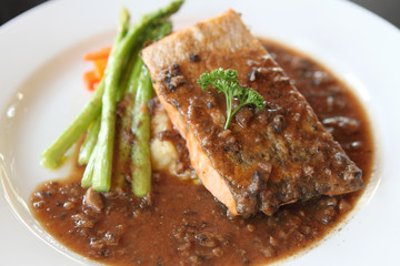 Smoked salmon with vegetables