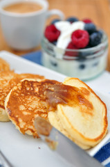 Pancakes mit Zimtbutter