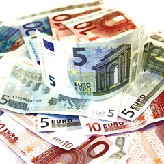 die neue und alte Fünf-Euro Banknote