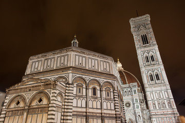 Fototapeta premium Night view of the Florence Duomo