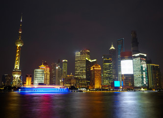 Naklejka premium Shanghai skyscrapers. Classical view from bund