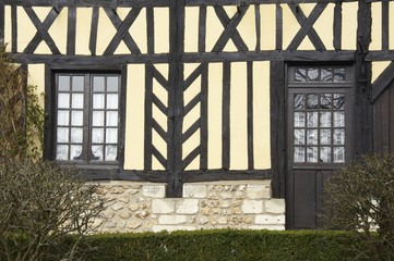 le bec hellouin en normandie