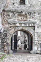 Fototapeta na wymiar Średniowieczny kamienny zamek brama, ilustracji