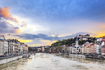 Obraz premium Saone river in Lyon city at sunset