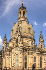 Fototapeta na wymiar Frauenkirche w Dre¼nie w godzinach popołudniowych