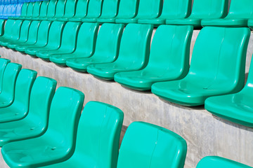 Obraz premium Rzędy pustych miejsc na stadionie