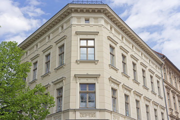 Fototapeta na wymiar Fassade eines Altbaus in Potsdam, Deutschland