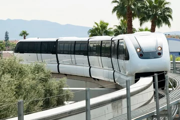 Gordijnen Monorail arriving to the station on the Las Vegas Strip © Vacclav