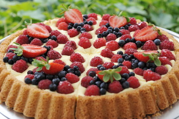 Fruit tart pie with fresh raspberry and blueberry