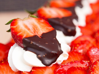 Erdbeeren Schoko Versuchung - Erdbeerschnitte