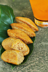 Banana cake - soft orange.