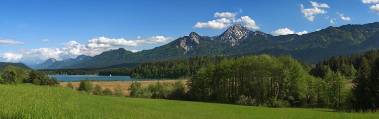 Fototapeta na wymiar Panorama Faaker See / Mittagskogel in Kärnten