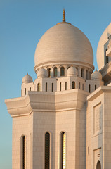 Fototapeta na wymiar White Marble Sheikh Zayed Mosque of Abu Dhabi