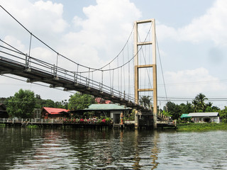 Fototapeta na wymiar bridge at kwan riam floating market