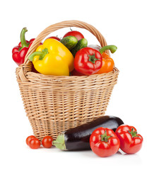 Fototapeta na wymiar Fresh ripe vegetables in basket