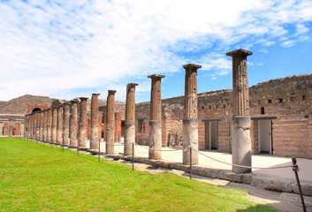 Fototapeta na wymiar Ruiny Pompejów