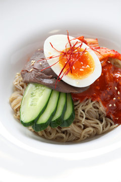 bibim naengmyeon, korean cold noodles